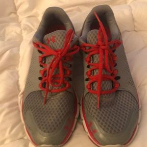 Under Armour Sneakers